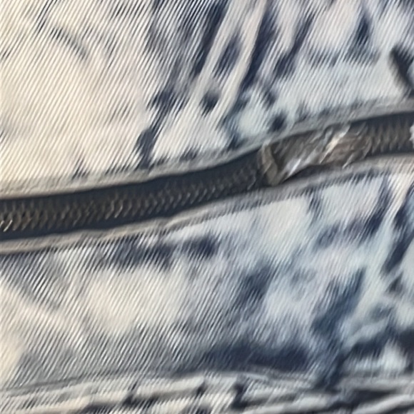 Red Ape Size 40X30 - Picture 7 of 13